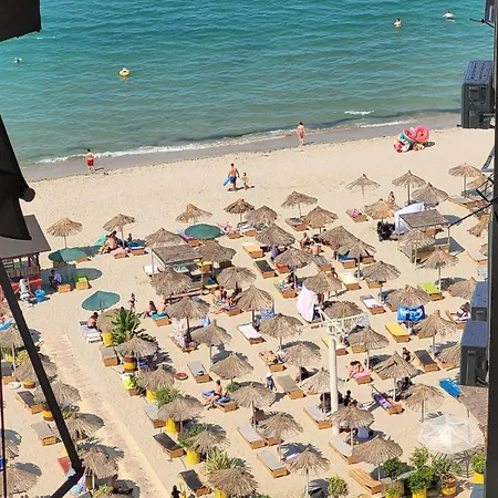 Flora Durrës